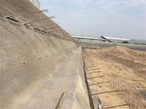 鞍山河道边坡加固